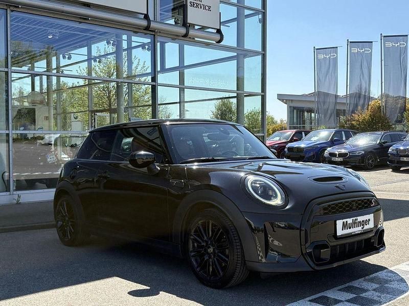 Second-hand Mini Cooper S Classic 192 CP (141 kW) 2022 Negru Hatchback