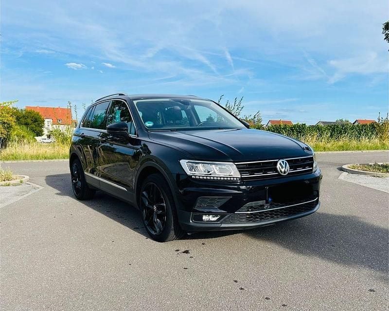 Schwarz Gebraucht 2018 VW Tiguan Highline SUV | 22.999 € (Fairer Preis) - Bild 1/4
