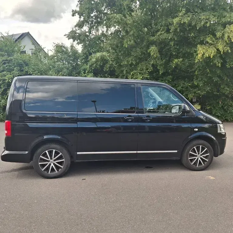 Gebraucht VW Multivan Highline 179 PS (131 kW) 2012 Schwarz Van / Kleinbus