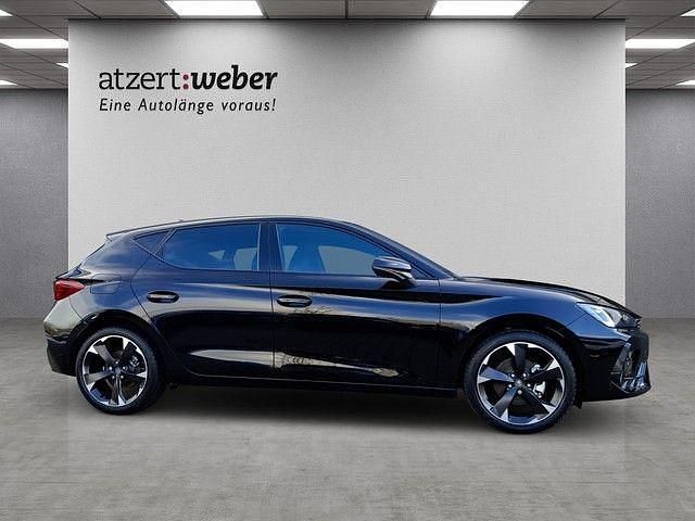 Neu Cupra Leon 150 PS (110 kW) 2025 Mitternachtsschwarz metallic Limousine