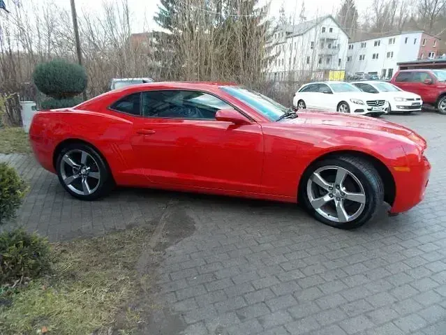 Gebraucht Chevrolet Camaro 305 PS (224 kW) 2010 Rot Coupé