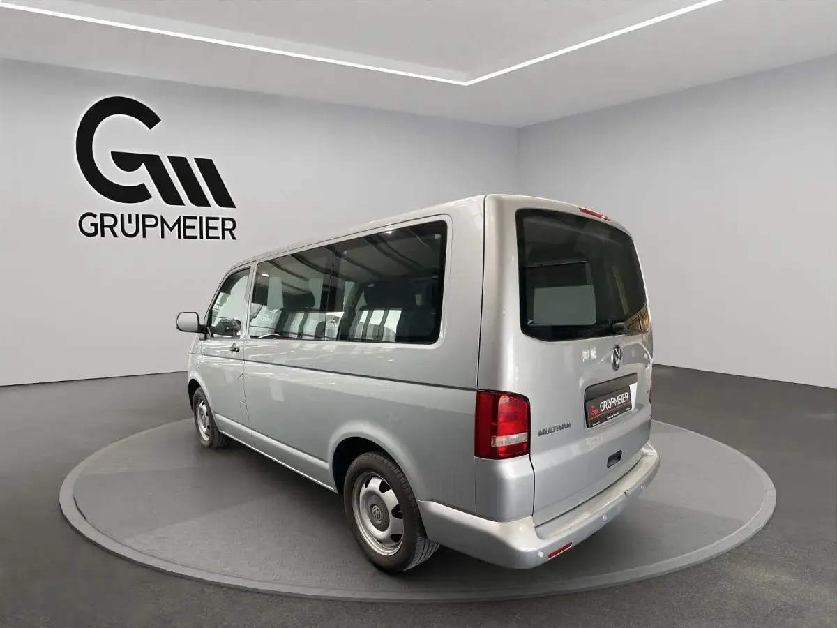 Gebraucht VW Multivan Startline 140 PS (102 kW) 2010 Silber Van / Kleinbus