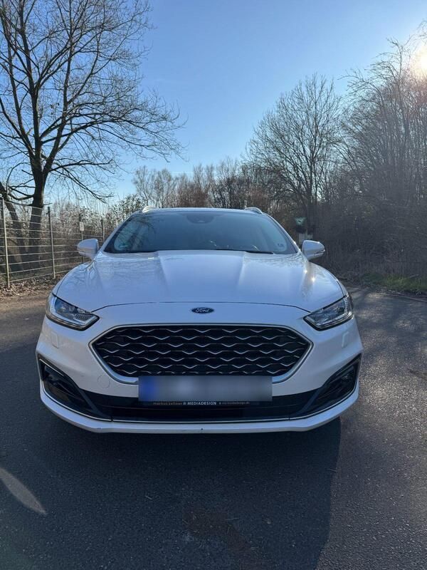 Weiß Gebraucht 2019 Ford Mondeo Vignale Kombi | 14.000 € - Bild 1/4
