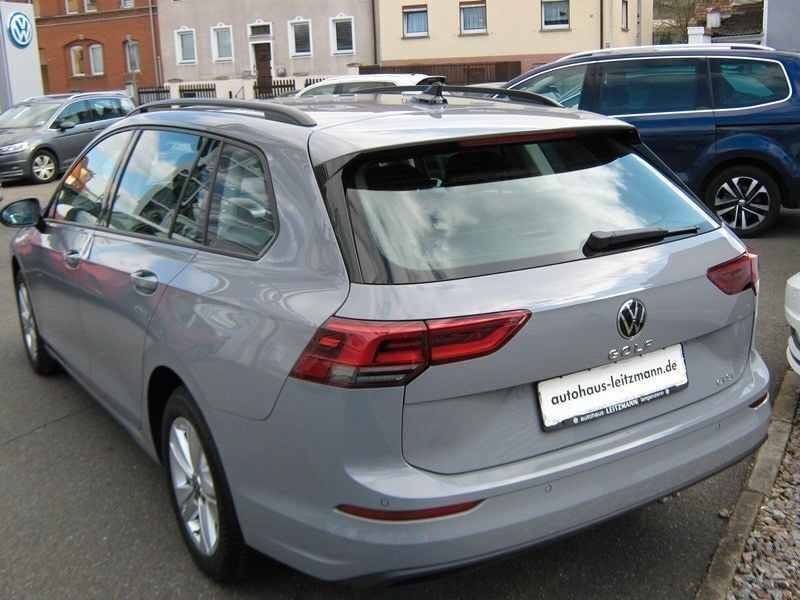 Second-hand VW Golf VIII Life 110 CP (80 kW) 2022 Gri Break