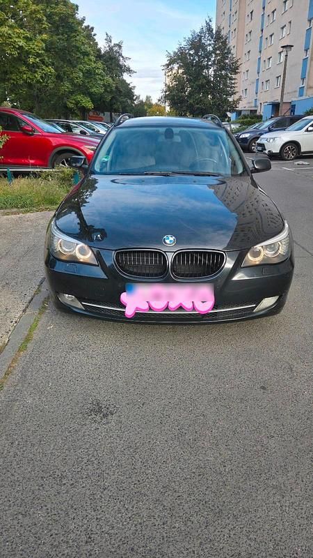 Schwarz Gebraucht 2007 BMW 520 Kombi | 3.200 € (Superpreis) - Bild 1/4