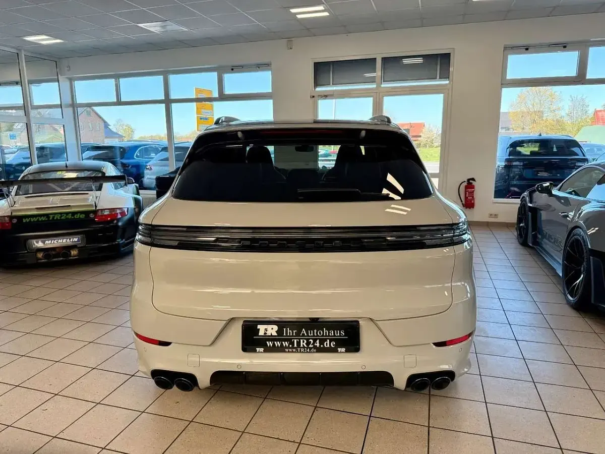 Gebraucht Porsche Cayenne S 475 PS (349 kW) 2024 Kreide SUV