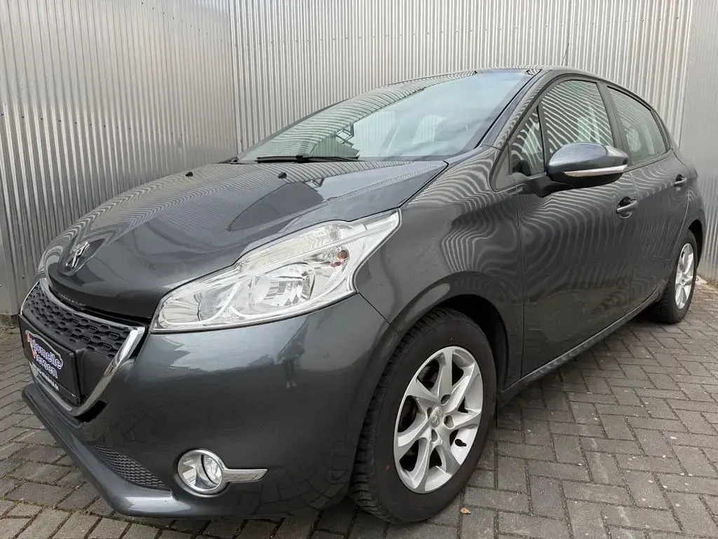 Gebraucht Peugeot 208 Active 68 PS (50 kW) 2012 Grau Kleinwagen