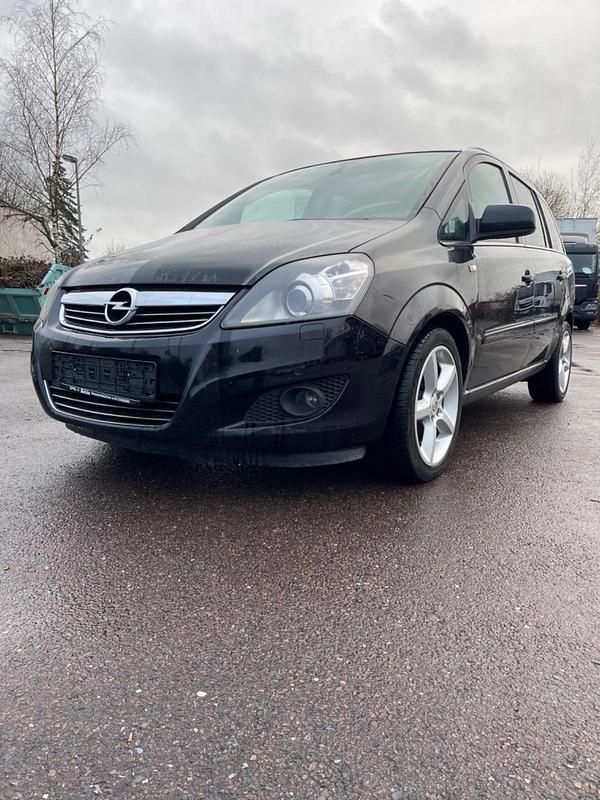 Schwarz Gebraucht 2010 Opel Zafira Van / Kleinbus | 4.800 € (Teuer) - Bild 1/4