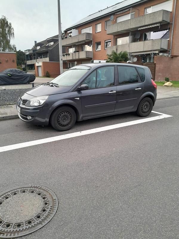 Grau Gebraucht 2008 Renault Scénic II Van / Kleinbus | 1.790 € (Fairer Preis) - Bild 1/4