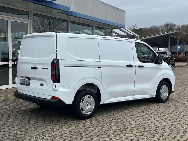 Gebraucht Ford Transit Custom Trend 136 PS (100 kW) 2024 Weiß Van / Kleinbus