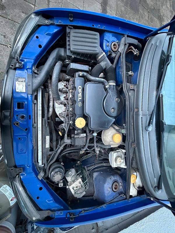 Gebraucht Opel Corsa 60 PS (44 kW) 1997 Blau Kleinwagen