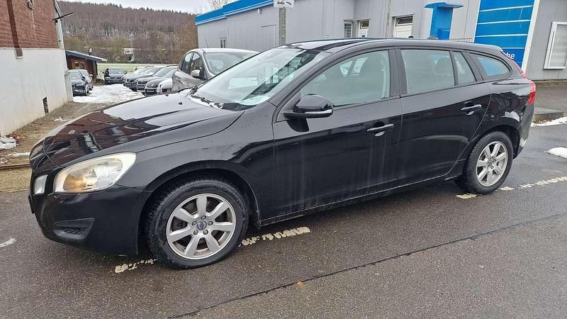 Gebraucht Volvo V60 Basis 114 PS (83 kW) 2012 Black solid (stone) / solid Kombi