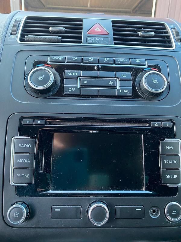 Gebraucht VW Touran 140 PS (102 kW) 2012 Rot Van / Kleinbus