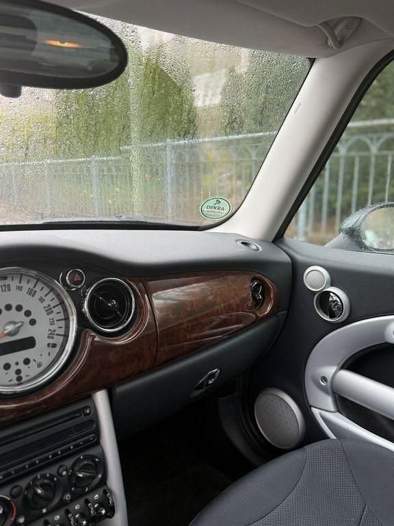 Usado Mini ONE 90 HP (66 kW) 2004 Verde Citadino