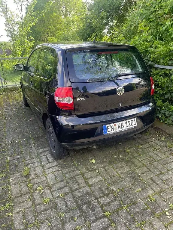 Gebraucht VW Fox Refresh 54 PS (39 kW) 2009 Schwarz Kleinwagen