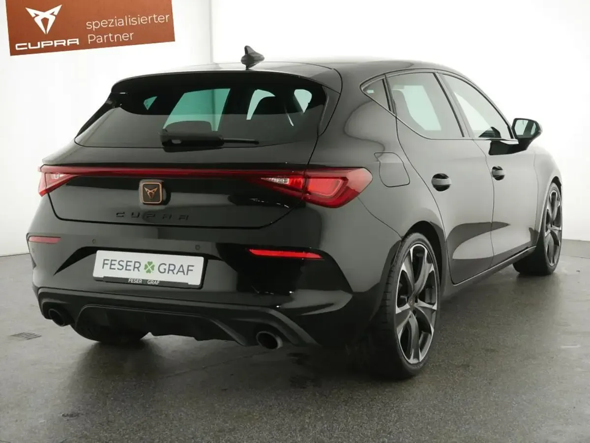 Gebraucht Cupra Leon VZ 245 PS (180 kW) 2024 Midnight schwarz metallic Limousine