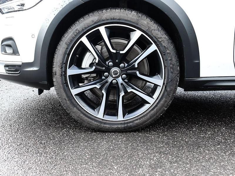 Gebraucht Volvo V90 CC Ultimate 250 PS (183 kW) 2024 Weiss Kombi