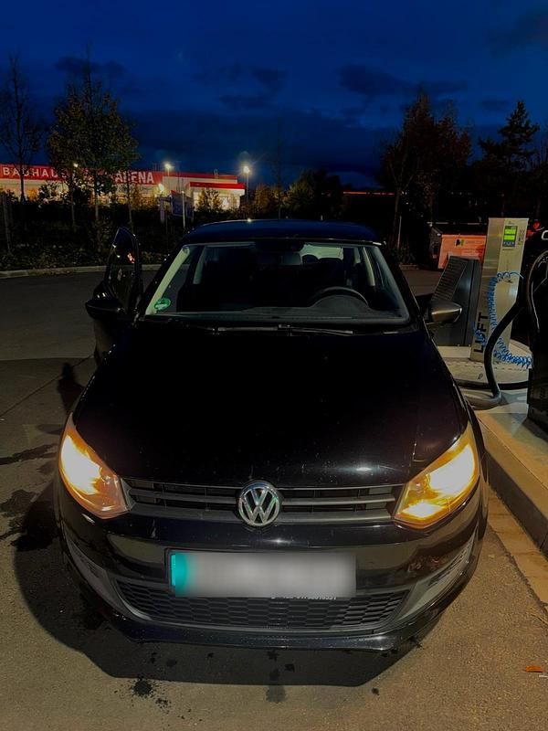 Schwarz Gebraucht 2012 VW Polo Limousine | 2.800 € (Guter Preis) - Bild 1/4