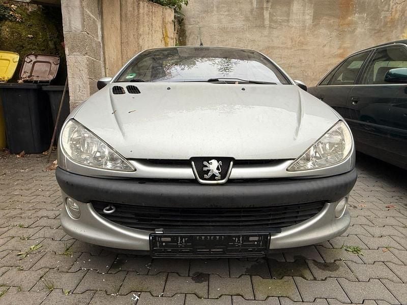 Gebraucht Peugeot 206 CC 109 PS (80 kW) 2002 Cabrio