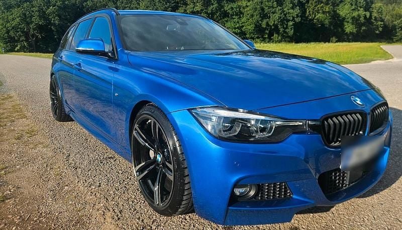 Blau Gebraucht 2018 BMW 340 Kombi | 38.399 € - Bild 1/4