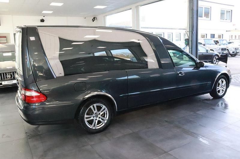 Gebraucht Mercedes E270 177 PS (130 kW) 2005 Blau Limousine