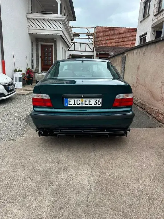 Gebraucht BMW 316 M Sport 102 PS (75 kW) 1995 Grün Limousine