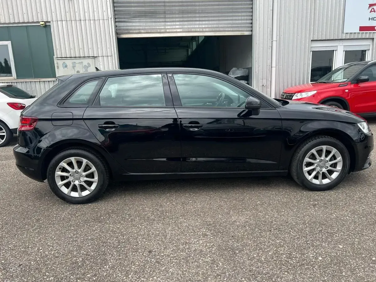 Gebraucht Audi A3 Sportback Attraction 110 PS (80 kW) 2014 Schwarz Kleinwagen