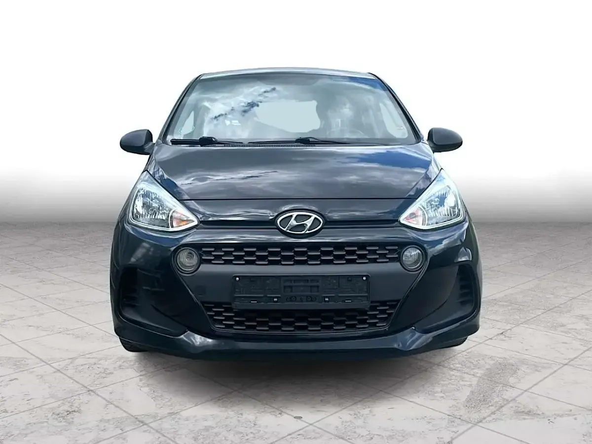 Gebraucht Hyundai i10 Select 67 PS (49 kW) 2019 Schwarz Kleinwagen