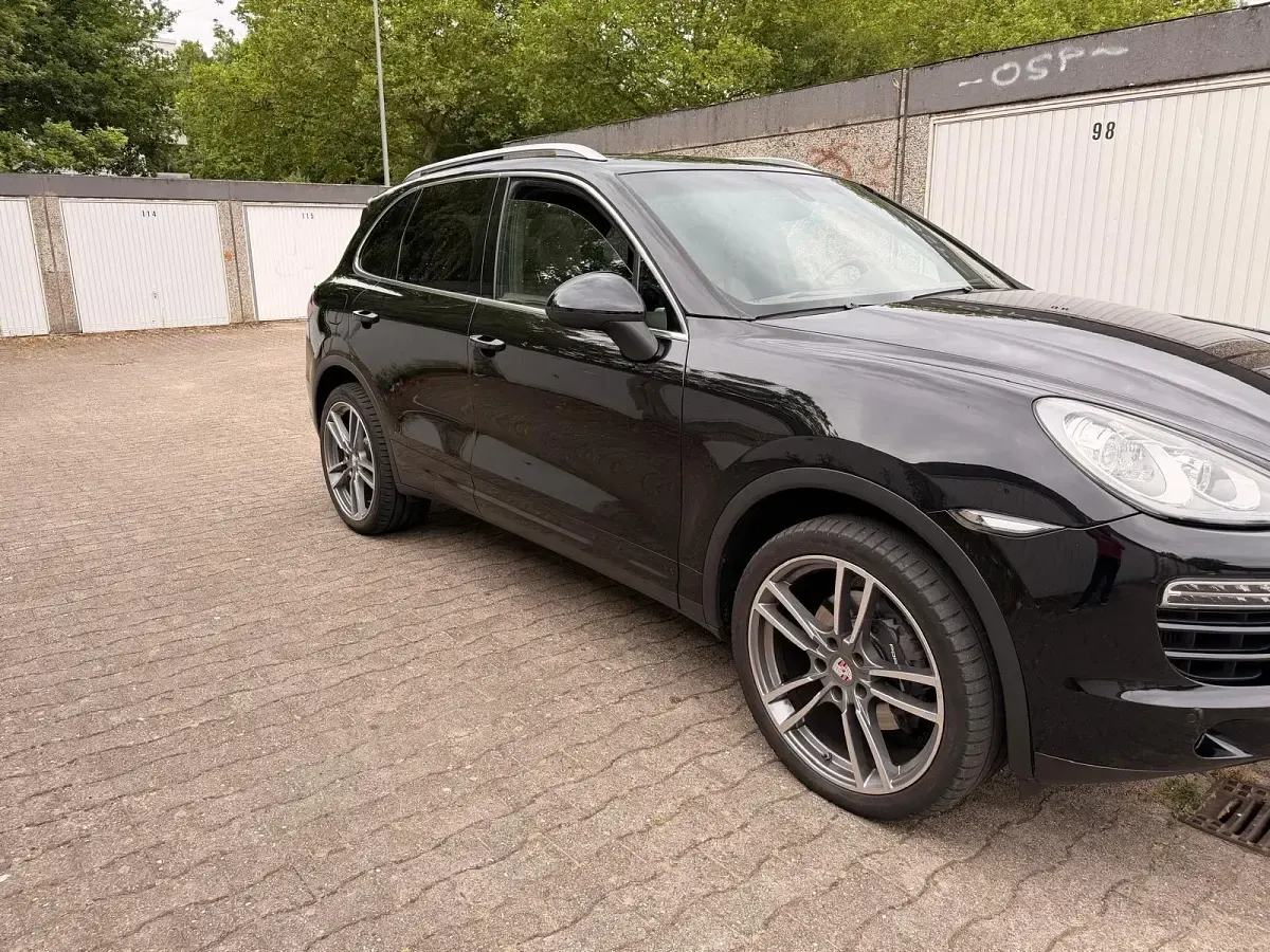 Gebraucht Porsche Cayenne 240 PS (176 kW) 2011 Schwarz SUV