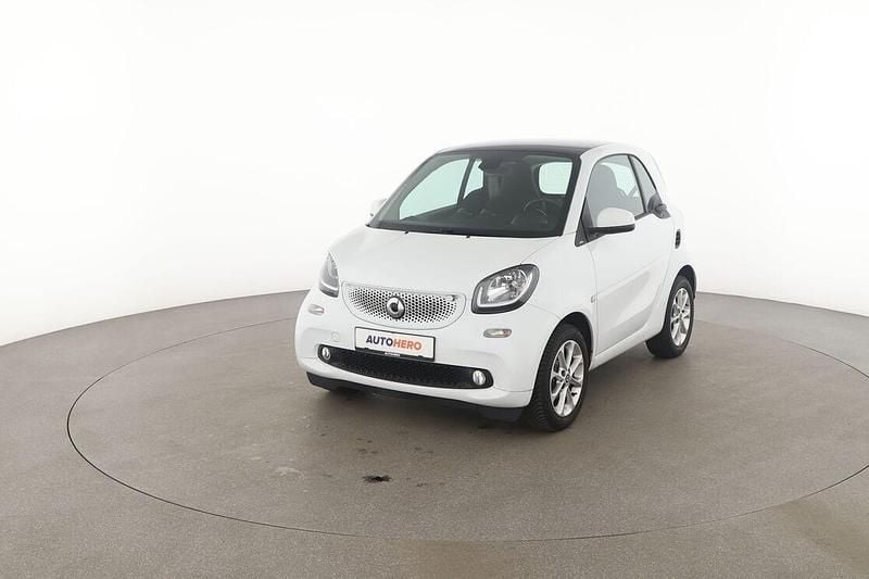 Weiß Gebraucht 2019 Smart ForTwo Coupé Basis Kleinwagen | 12.910 € (Fairer Preis) - Bild 1/3
