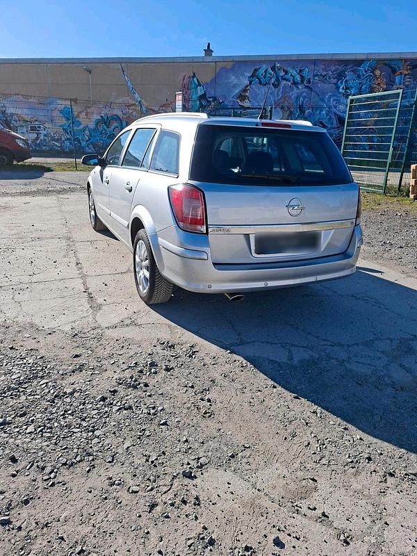 Gebraucht Opel Astra 125 PS (91 kW) 2004 Silber Kombi