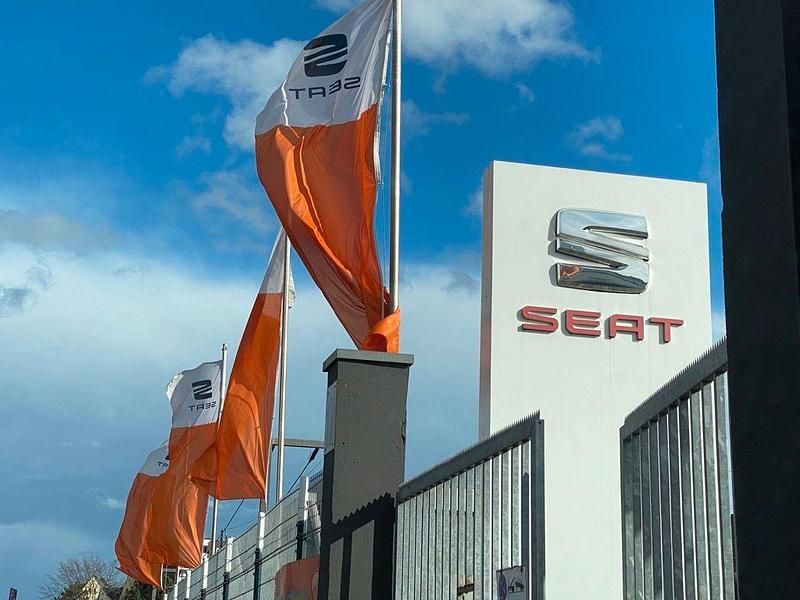 Rot Gebraucht 2020 Renault Scénic IV Bose Edition Van / Kleinbus | 11.000 € (Superpreis) - Bild 1/1