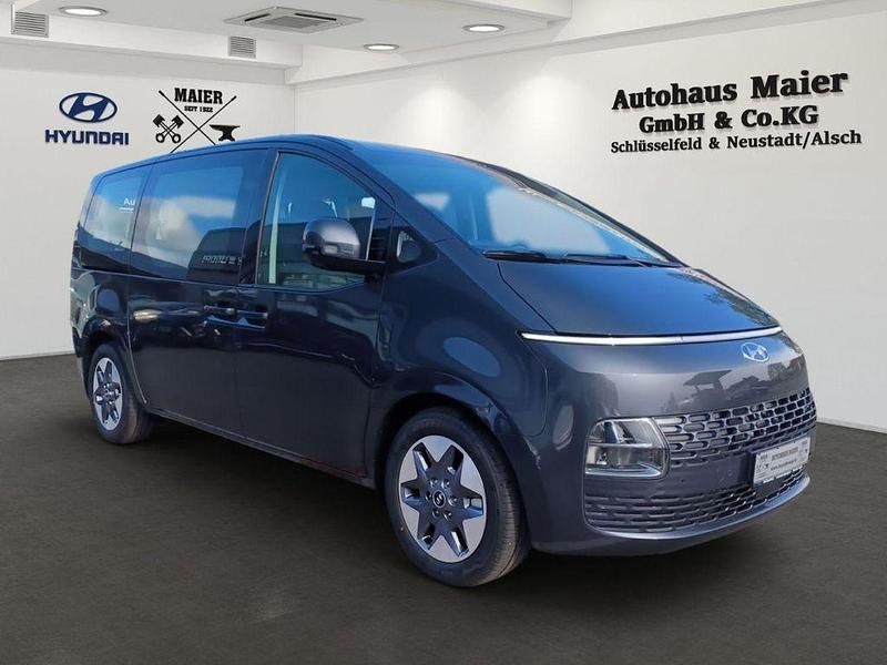 Gebraucht Hyundai Staria Trend 177 PS (130 kW) 2024 Grau Van / Kleinbus