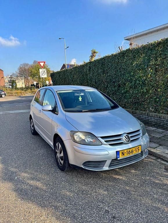 Silber Gebraucht 2005 VW Golf Plus Cross Comfortline Van / Kleinbus | 2.200 € (Guter Preis) - Bild 1/4