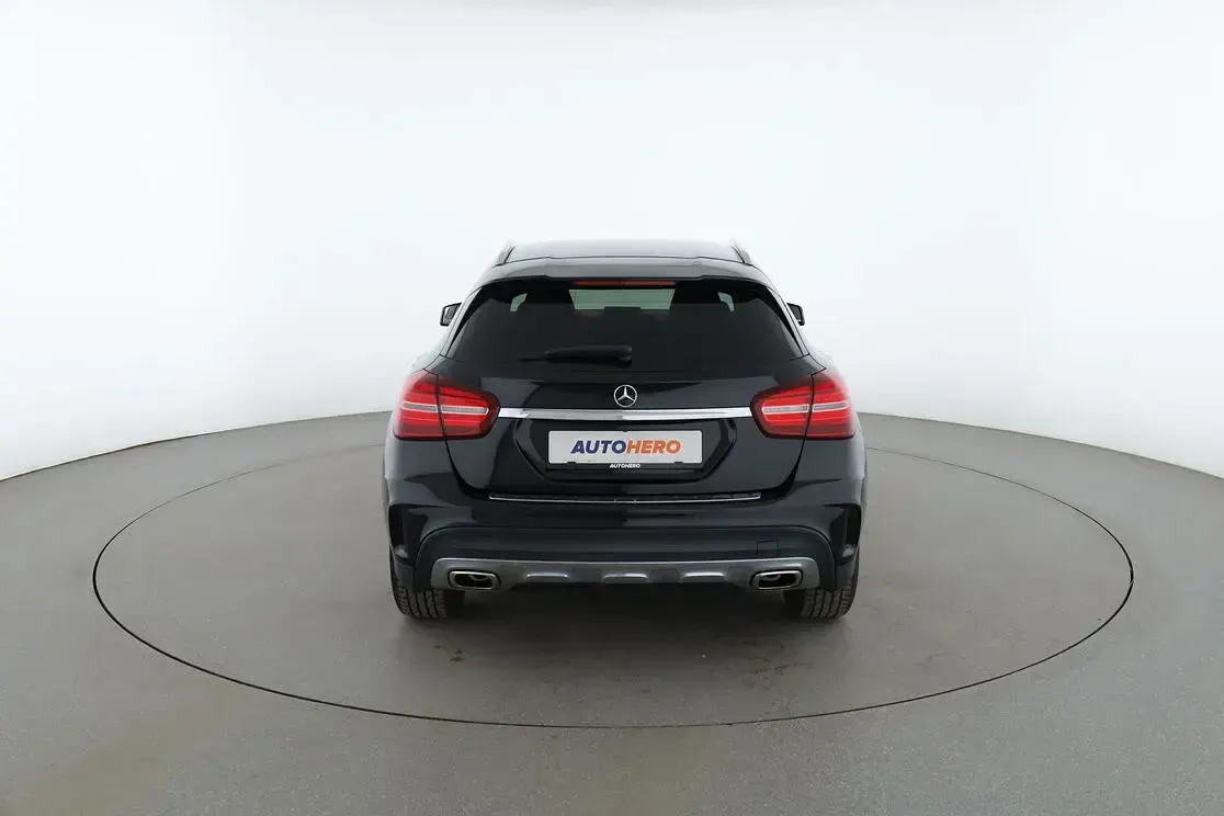 Gebraucht Mercedes GLA180 AMG line 122 PS (89 kW) 2019 Schwarz SUV
