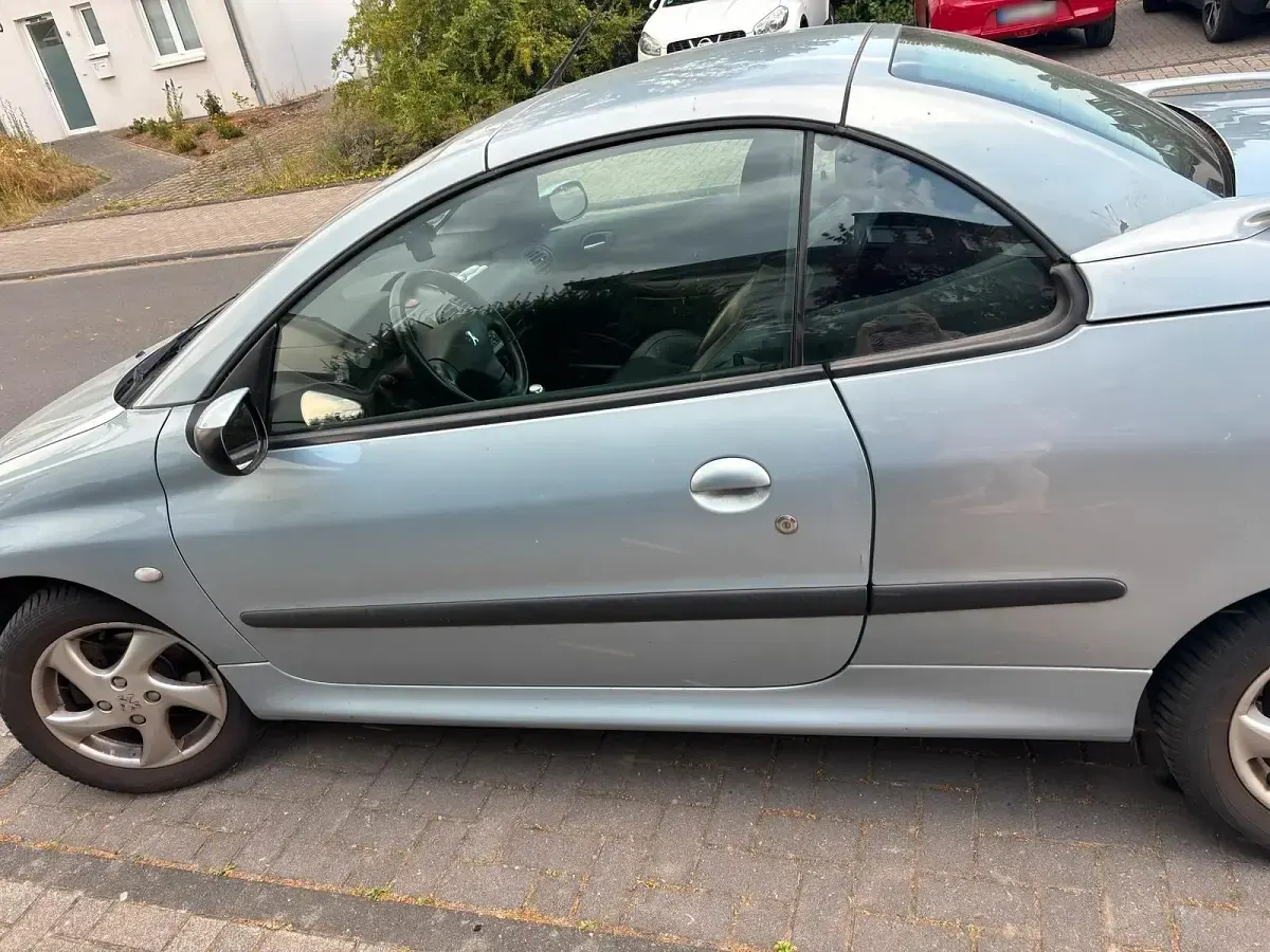 Gebraucht Peugeot 206 CC 109 PS (80 kW) 2002 Grau Cabrio