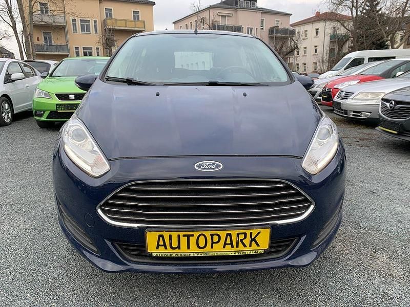 Gebraucht Ford Fiesta 65 PS (47 kW) 2015 Blau Limousine
