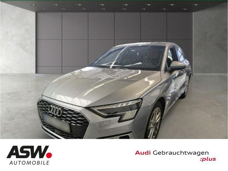 Florettsilber metallic (metallic) Gebraucht 2022 Audi A3 Limousine | 21.330 € (Fairer Preis) - Bild 1/4
