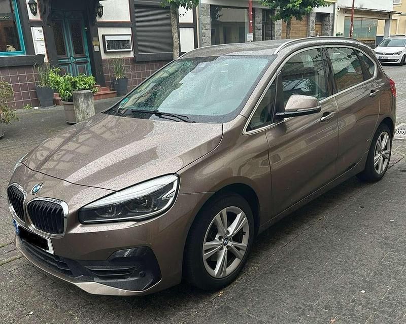 Gelb Gebraucht 2019 BMW 216 Active Tourer Van / Kleinbus | 15.750 € (Fairer Preis) - Bild 1/4