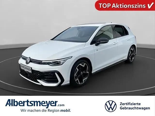 Weiß Gebraucht 2024 VW Golf VIII R-line Limousine | 29.898 € (Fairer Preis) - Bild 1/4