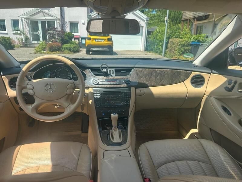 Schwarz Gebraucht 2007 Mercedes CLS320 Limousine | 17.500 € - Bild 1/4
