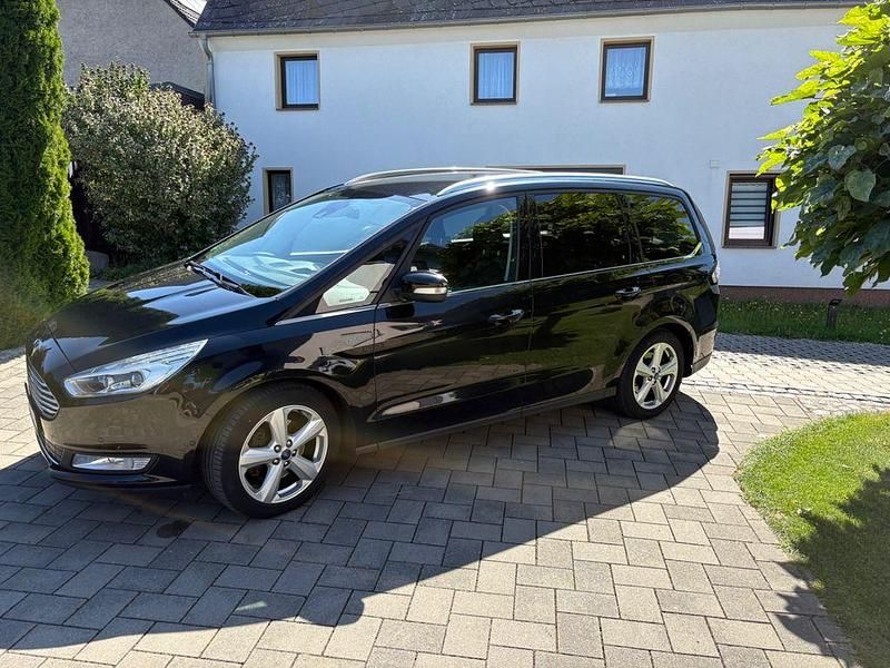 Schwarz Gebraucht 2016 Ford Galaxy Titanium Van / Kleinbus | 19.500 € (Guter Preis) - Bild 1/4
