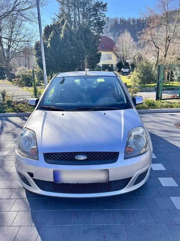 Gebraucht Ford Fiesta 71 PS (52 kW) 2009 Silber Kleinwagen