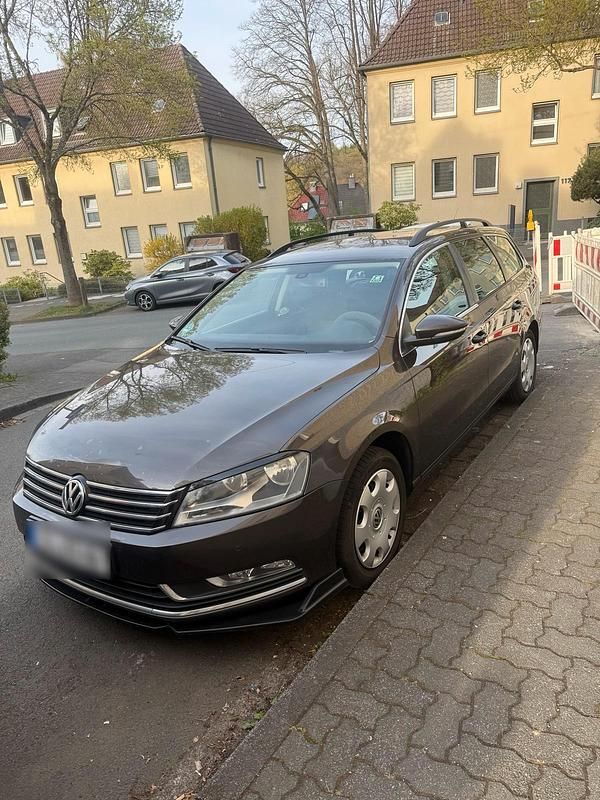 Usado VW Passat Active 140 HP (102 kW) 2013 Castanho Carrinha