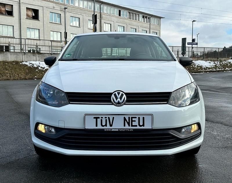 Gebraucht VW Polo 75 PS (55 kW) 2016 Weiß Kleinwagen