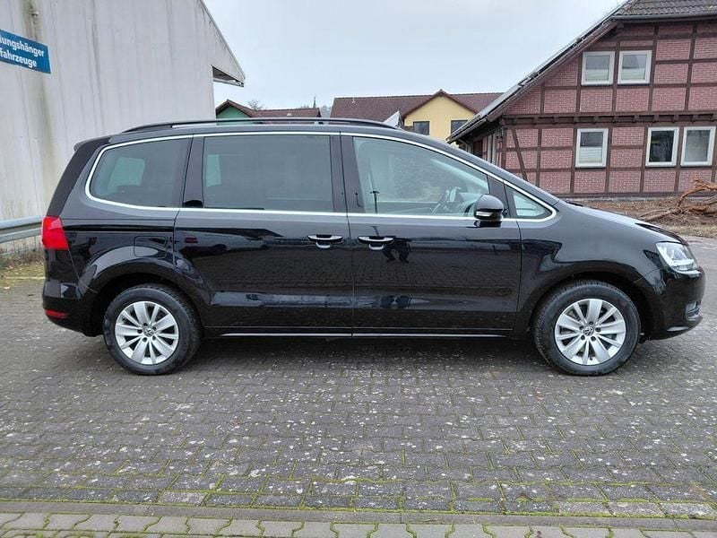 Gebraucht VW Sharan Comfortline 140 PS (102 kW) 2013 Schwarz Van / Kleinbus