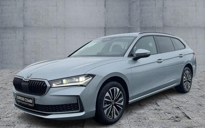 Neu Skoda Superb Selection 150 PS (110 kW) 2026 Silber Kombi