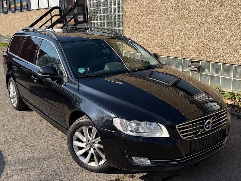 Gebraucht Volvo V70 Momentum 181 PS (133 kW) 2015 Schwarz Kombi