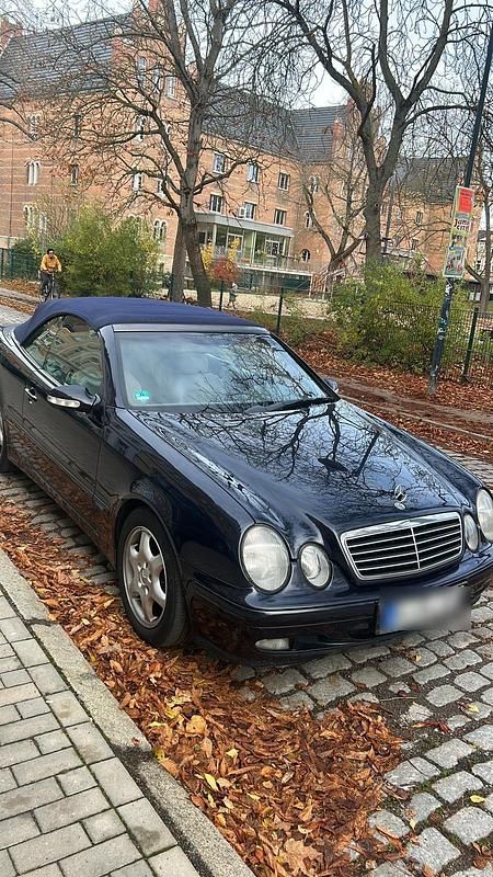 Blau Gebraucht 2001 Mercedes CLK230 Cabrio | 3.800 € (Fairer Preis) - Bild 1/1