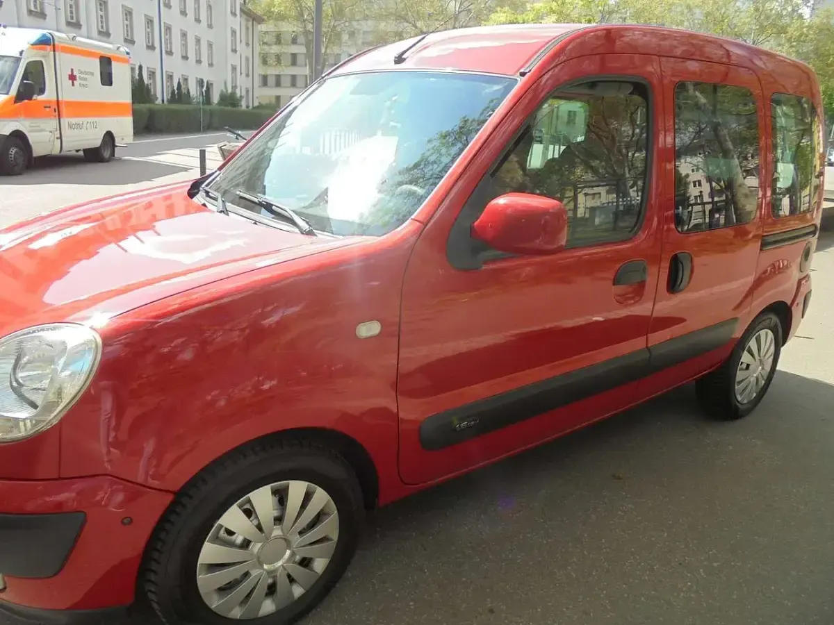 Gebraucht Renault Kangoo Privilege 95 PS (69 kW) 2008 Rot Van / Kleinbus